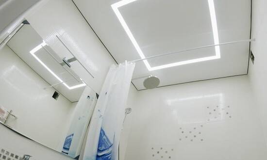 Светополосы на натяжном потолке 3 кв.м. - Ванная - Мосты